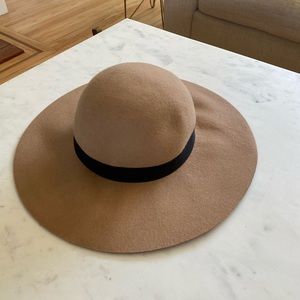 Cotton On Floppy Hat